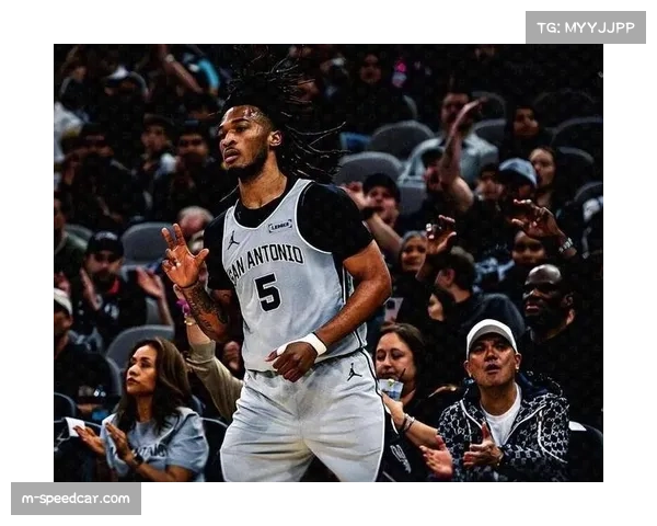 马刺末节15分逆转猛龙 十连胜背后显年轻军团韧性 马刺末节15分逆转猛龙 十连胜背后显年轻军团韧性