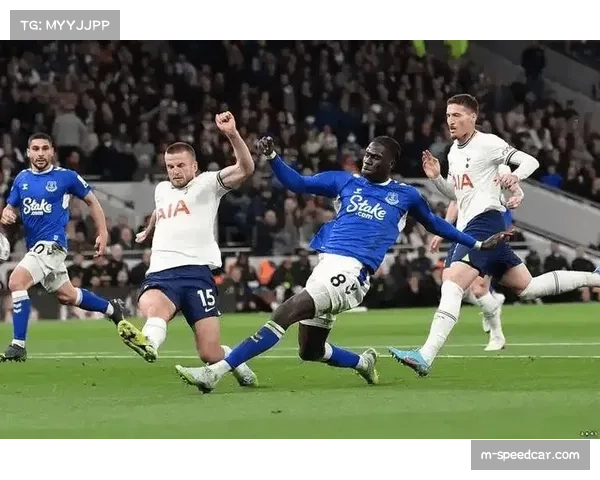 埃弗顿防守表现位列第二梯队 失球数比阿森纳多出13粒差距明显 埃弗顿防守表现位列第二梯队 失球数比阿森纳多出13粒差距明显